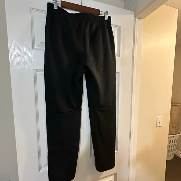 NIKE SPORT-WEAR PLANTS - Picture 5 of 9